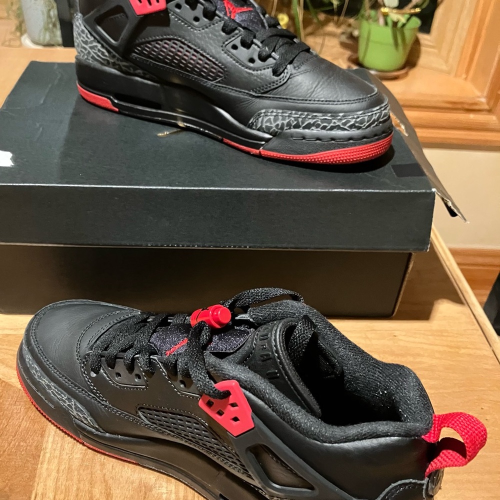 Jordan Kids Black and Red Sneakers